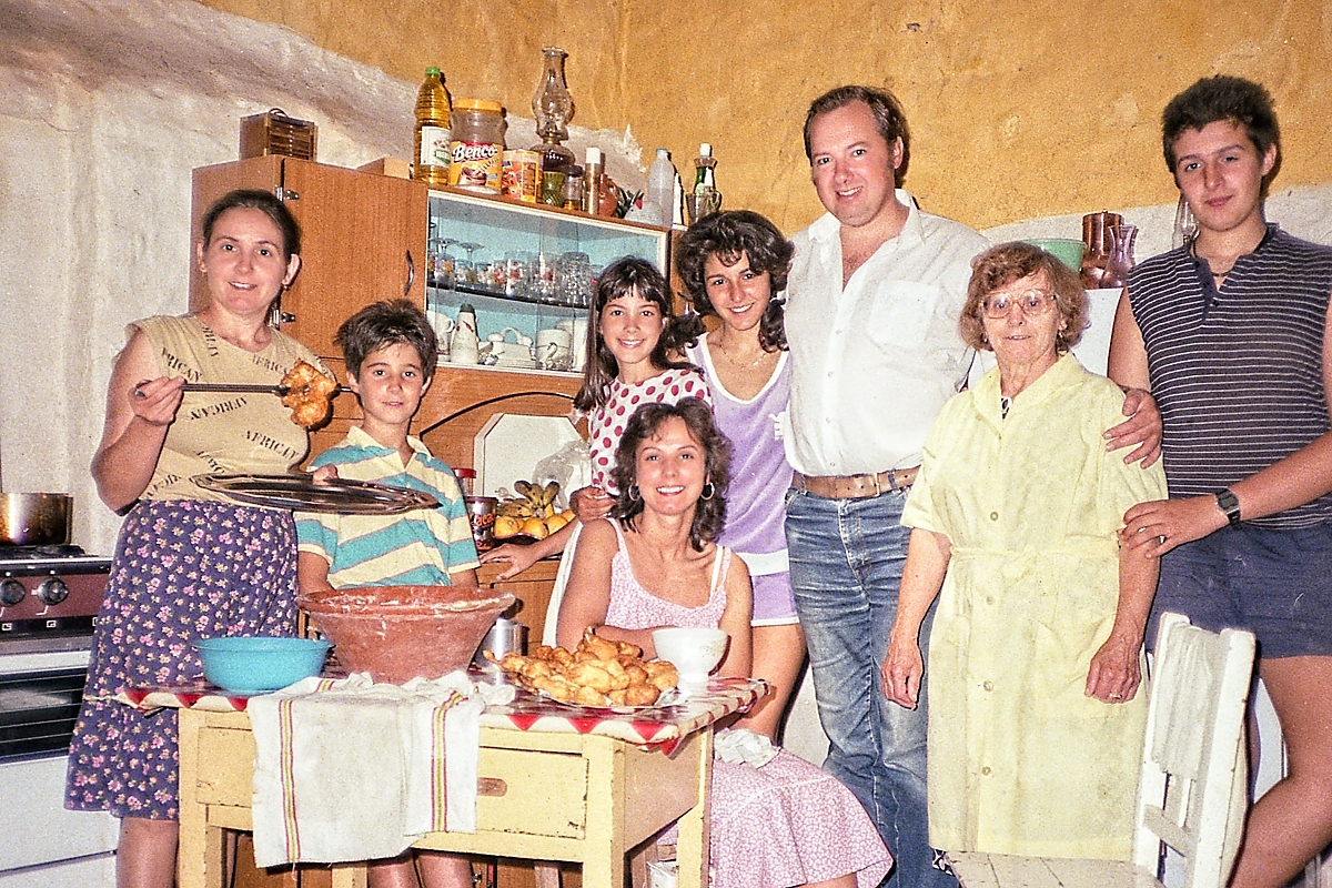 072 At the old Aunts