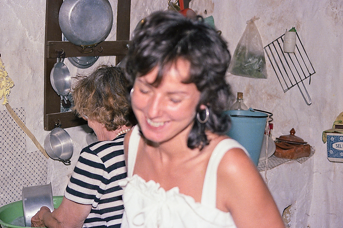 097 Linda and Mae
